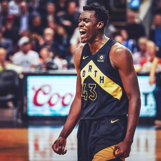  西亚卡姆31+12+8，猛龙终结雄鹿四连胜  