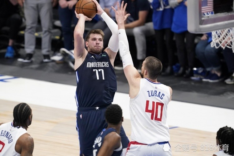  东契奇末节爆发独行侠终结凯尔特人连胜