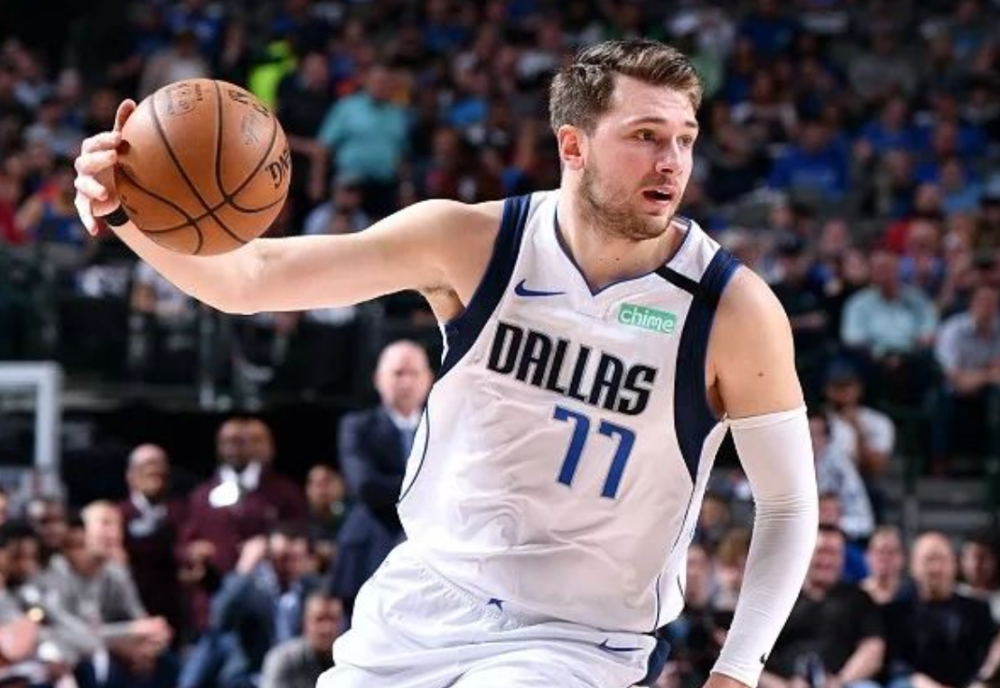  米德尔顿复出高效得分，雄鹿击败奇才稳固东部前列  