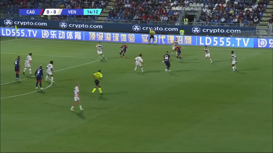  亚特兰大定位球发威，三次角球配合敲开国米大门